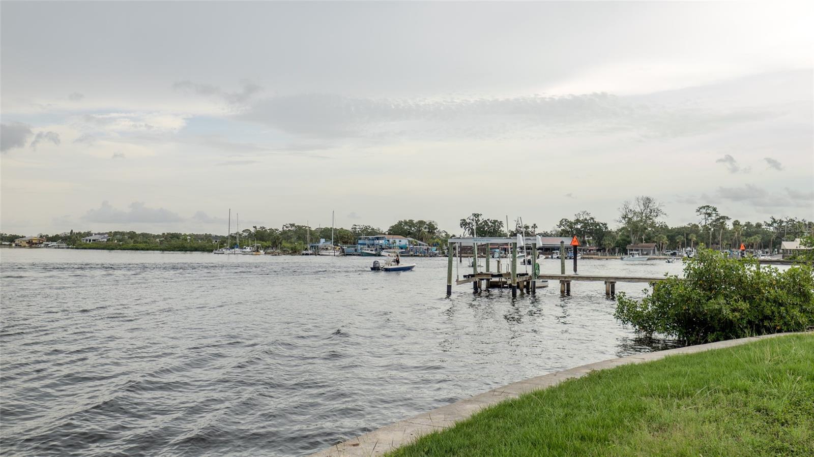 Listing photo id 16 for 7635 Pier Road