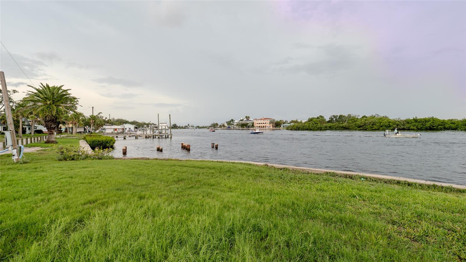 Listing photo id 22 for 7635 Pier Road