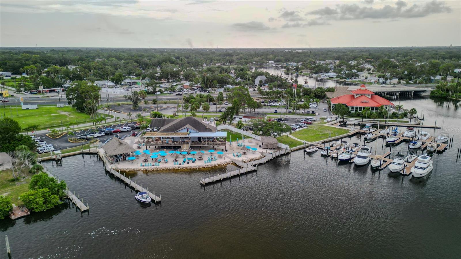 Listing photo id 5 for 7635 Pier Road