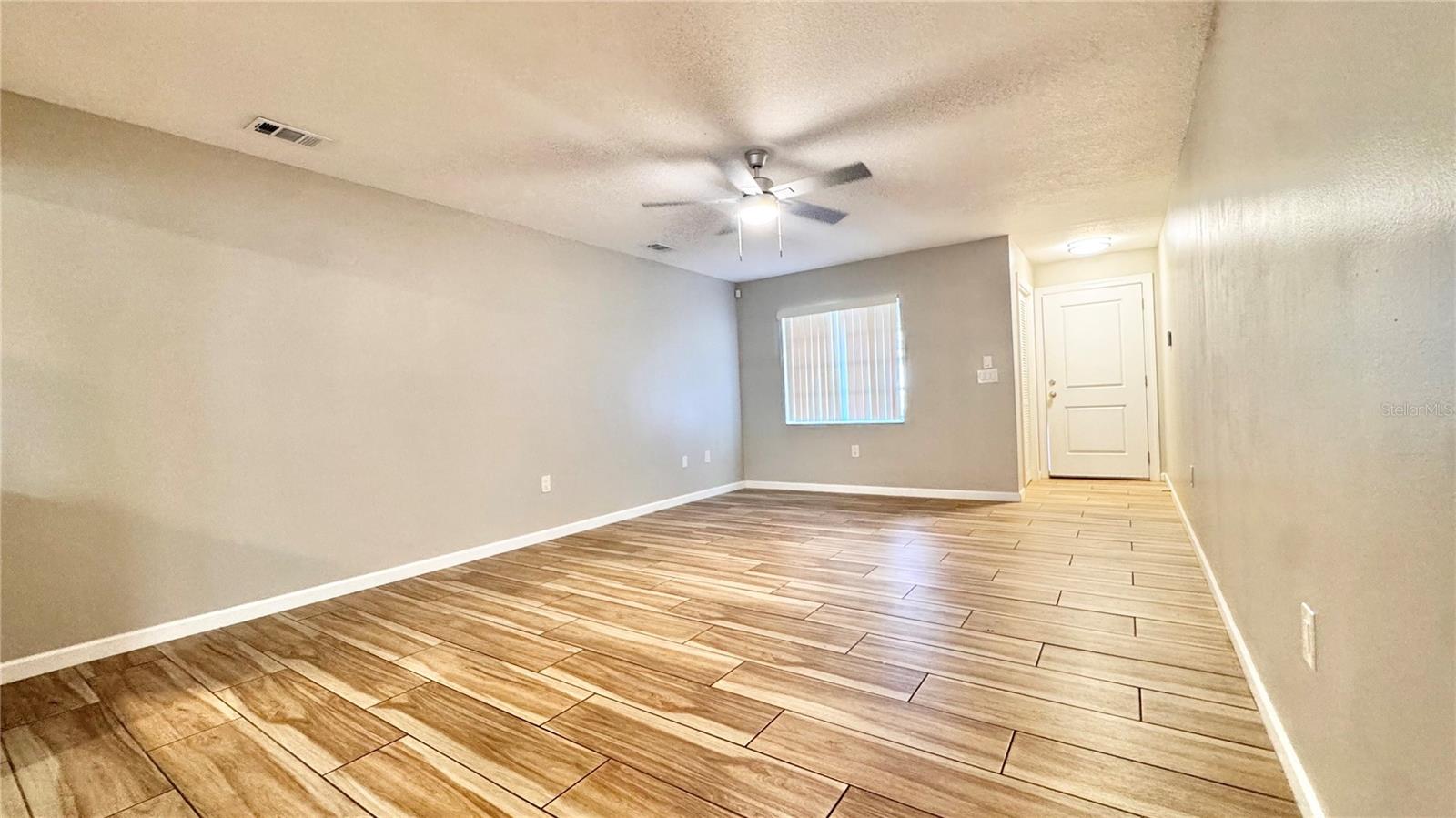 Image 14 of 21 For 2309 Lakeshore Boulevard