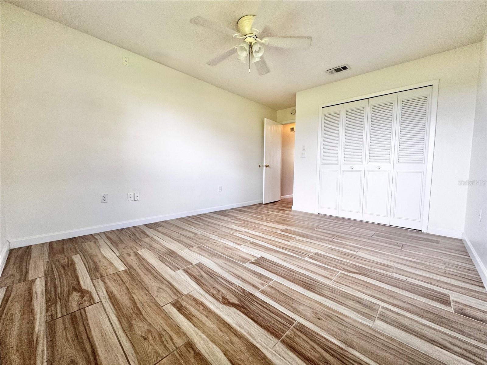 Image 17 of 21 For 2309 Lakeshore Boulevard