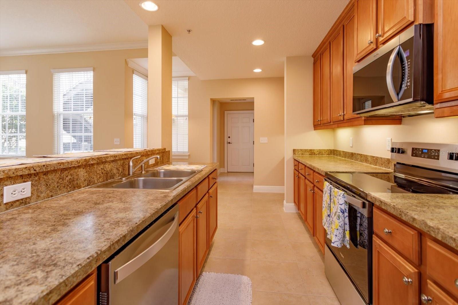 Image 12 of 32 For 1460 Lake Baldwin Lane B