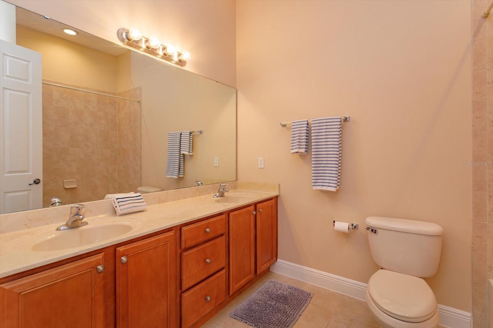 Image 21 of 32 For 1460 Lake Baldwin Lane B