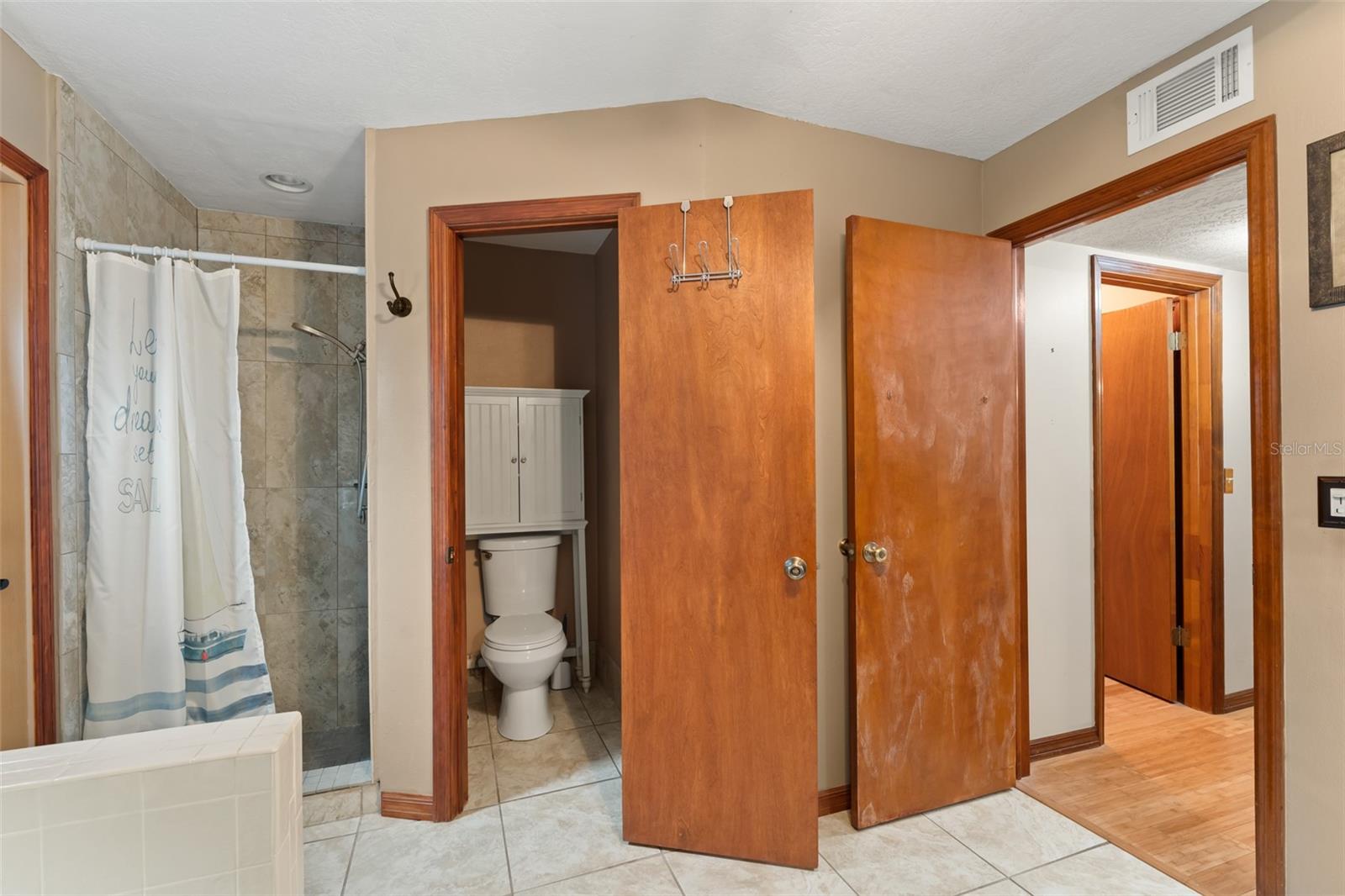 Image 18 of 33 For 3310 Tall Timber Drive