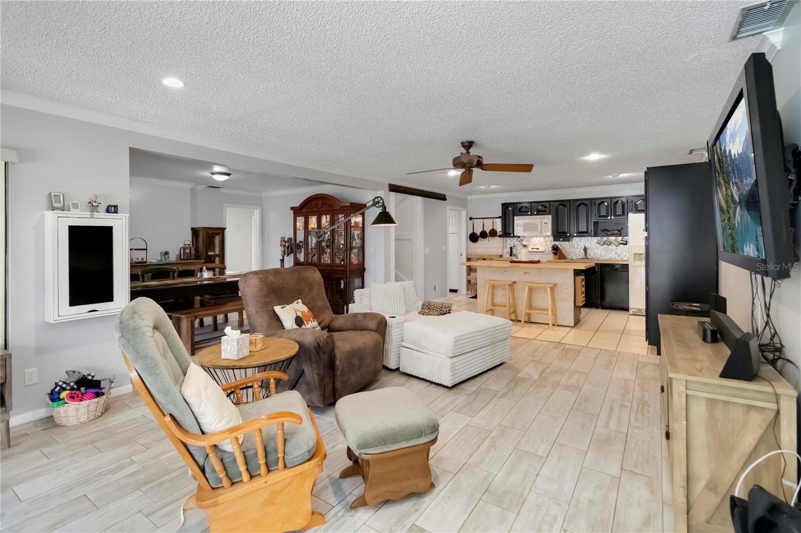 Image 6 of 44 For 11210 Elderberry Court