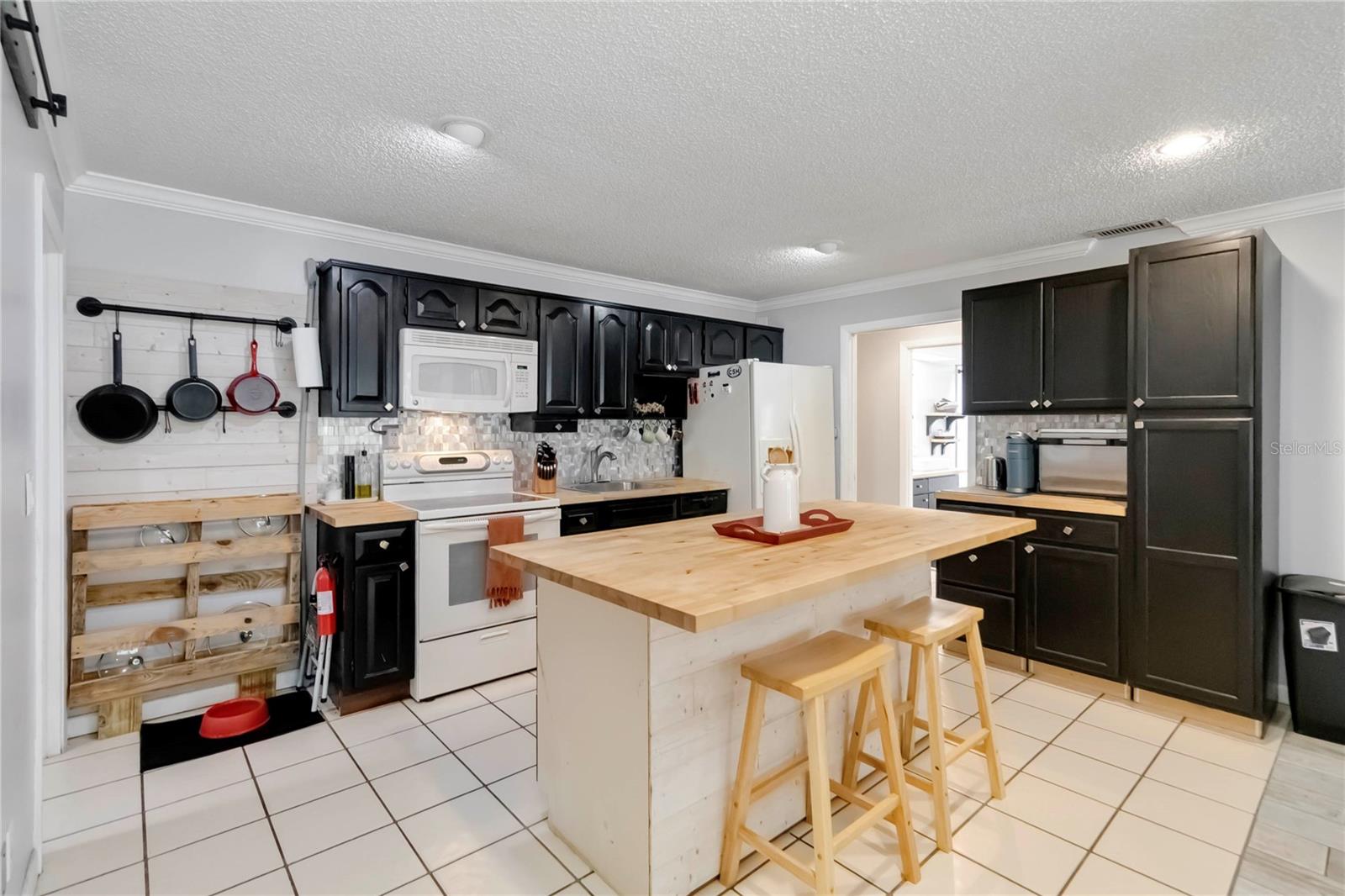 Image 8 of 44 For 11210 Elderberry Court