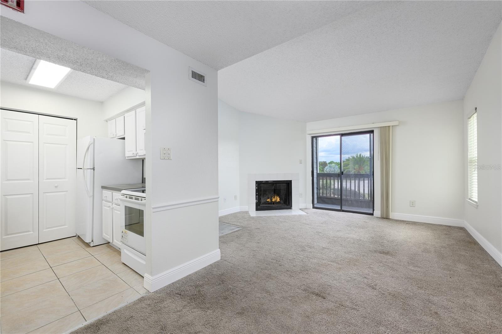 Image 11 of 33 For 3700 Idlebrook Circle 200