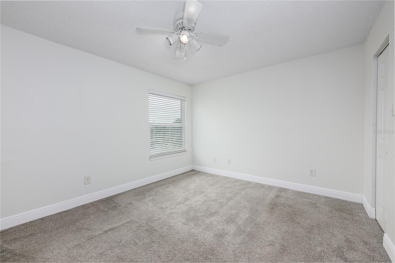 Image 17 of 33 For 3700 Idlebrook Circle 200