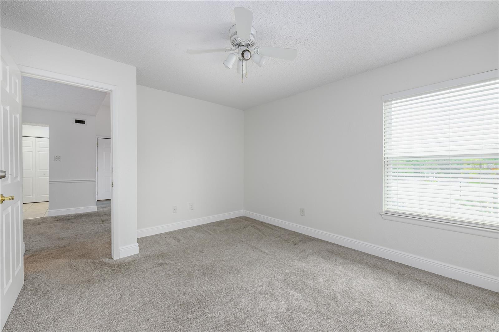 Image 19 of 33 For 3700 Idlebrook Circle 200