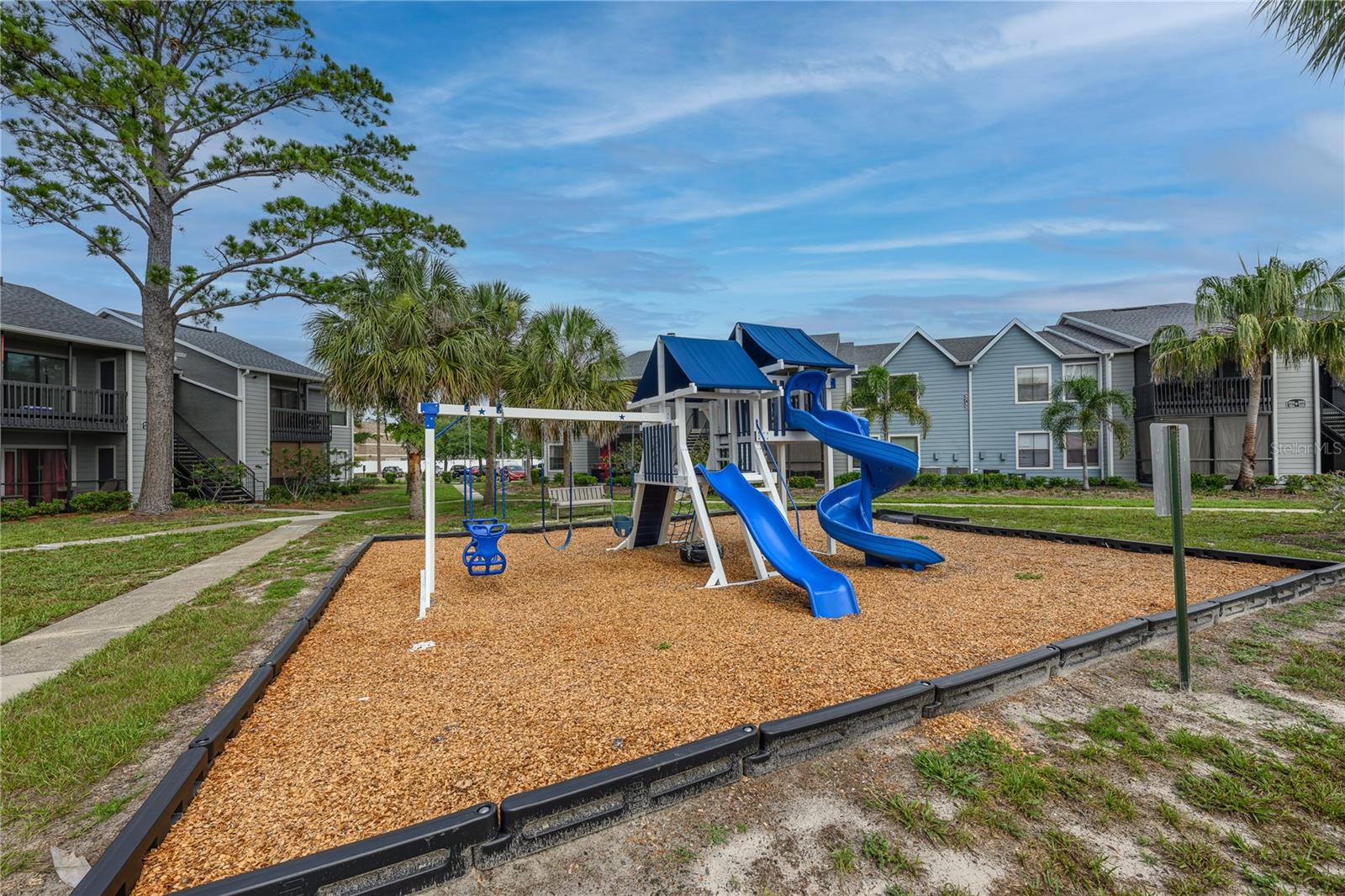 Image 29 of 33 For 3700 Idlebrook Circle 200