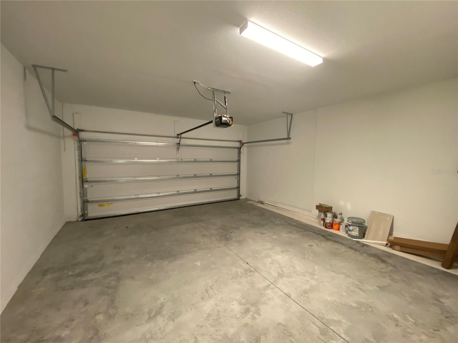 Image 19 of 30 For 423 Lemongrass Road