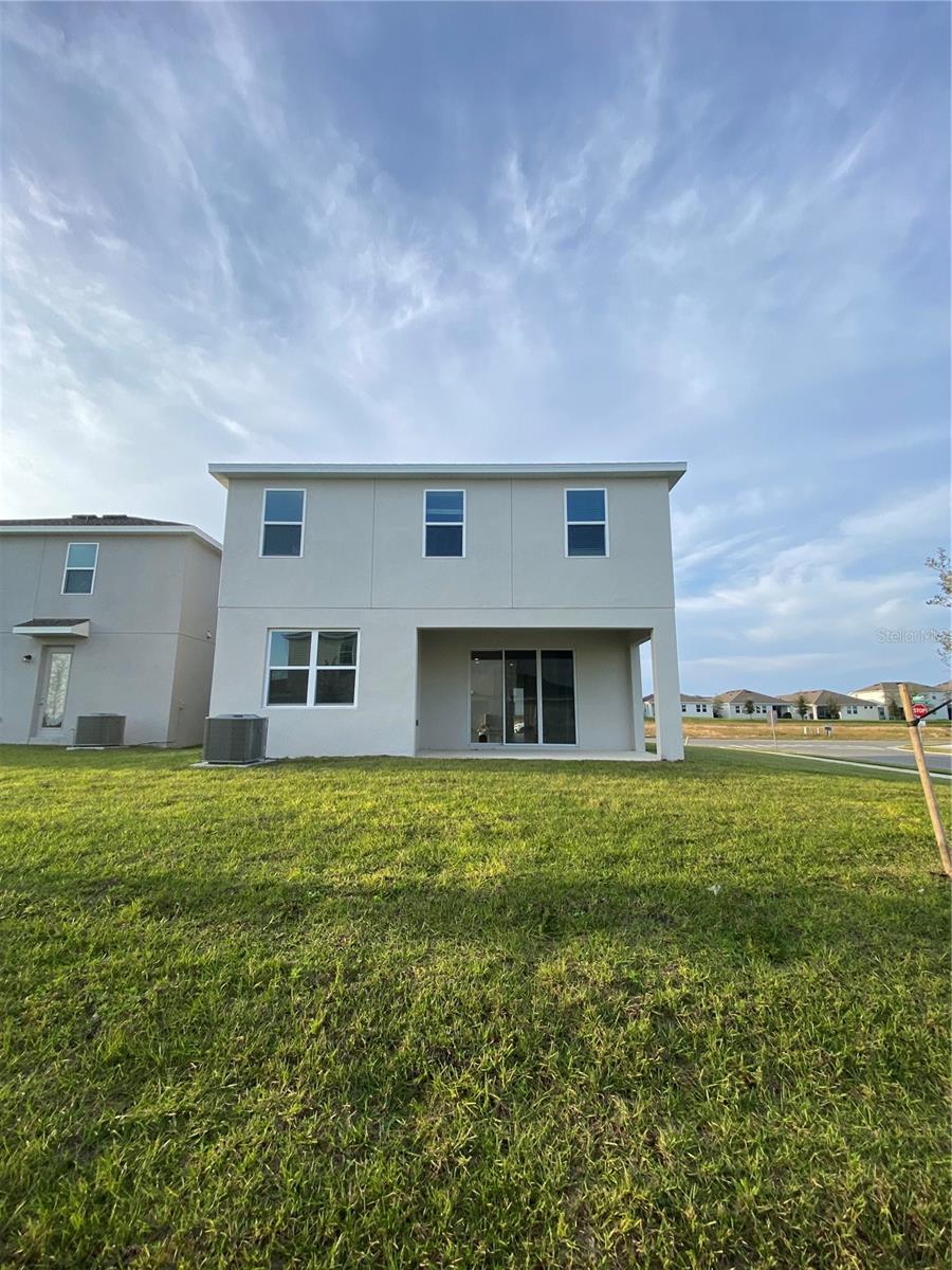 Image 21 of 30 For 423 Lemongrass Road