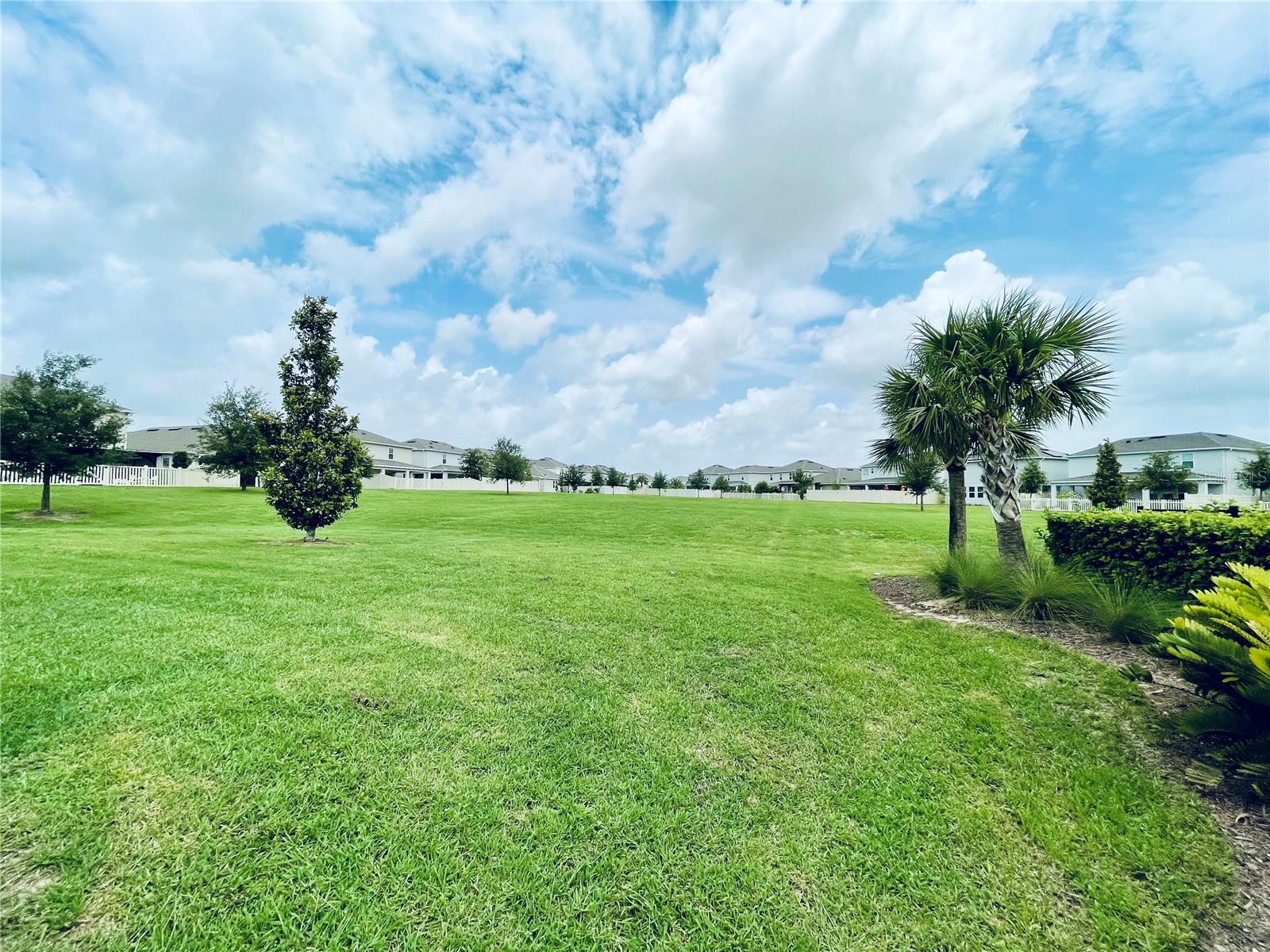 Image 4 of 9 For 423 Lemongrass Road