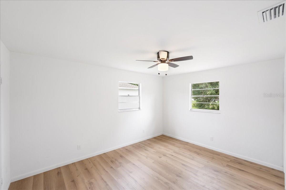 Image 11 of 41 For 711 Northwest Riverside Dr