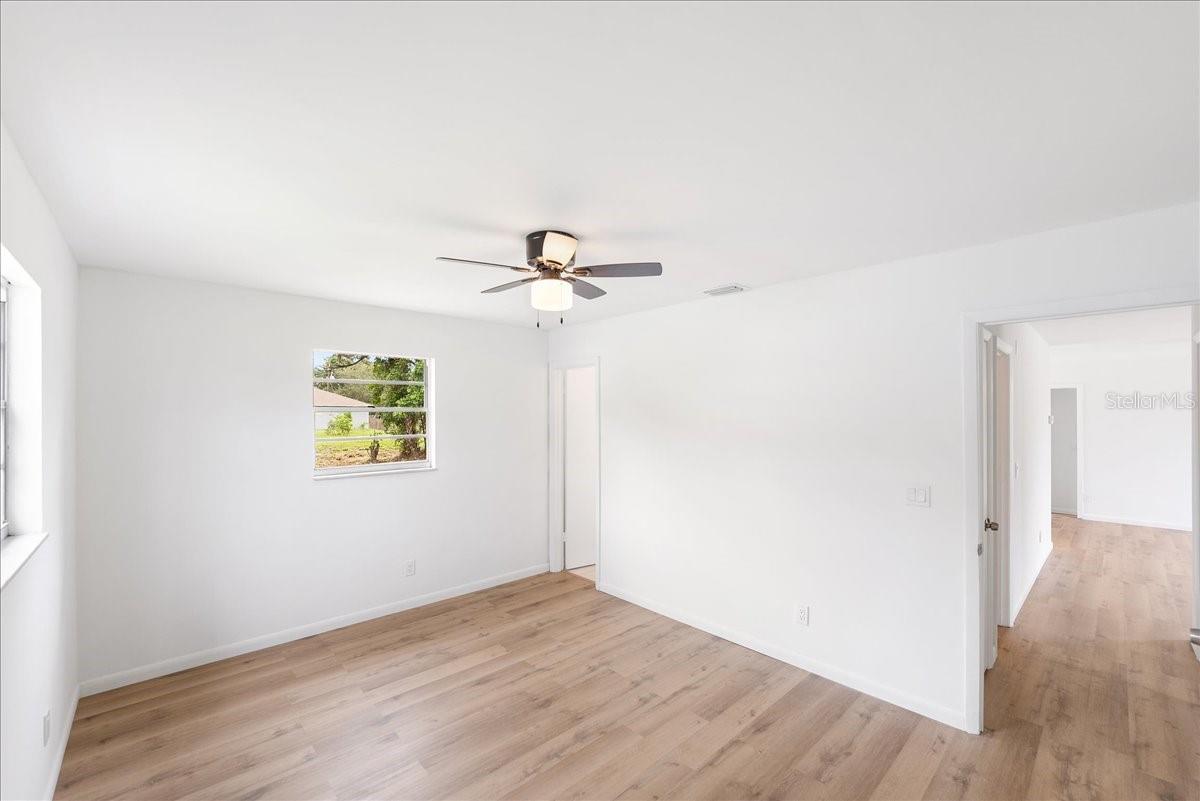 Image 12 of 41 For 711 Northwest Riverside Dr