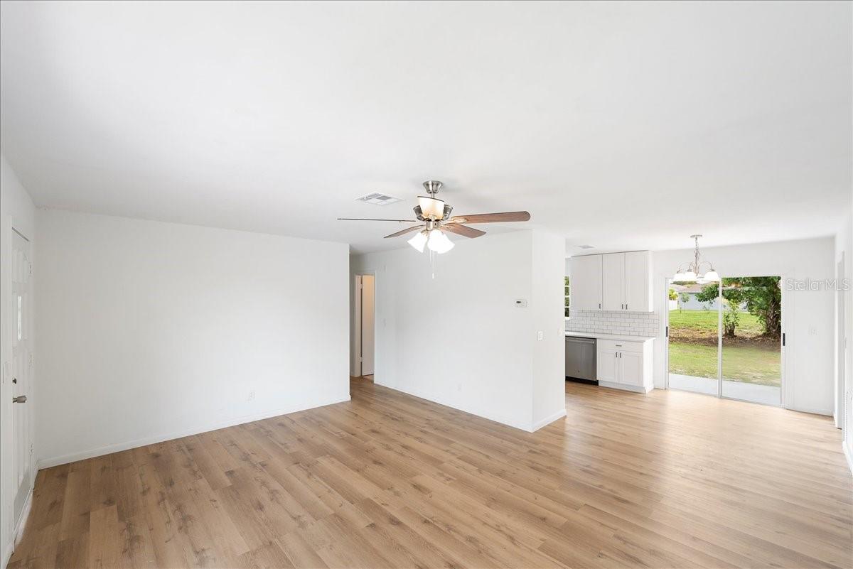 Image 19 of 41 For 711 Northwest Riverside Dr