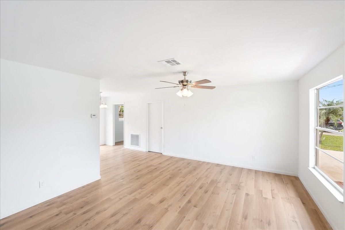 Image 20 of 41 For 711 Northwest Riverside Dr