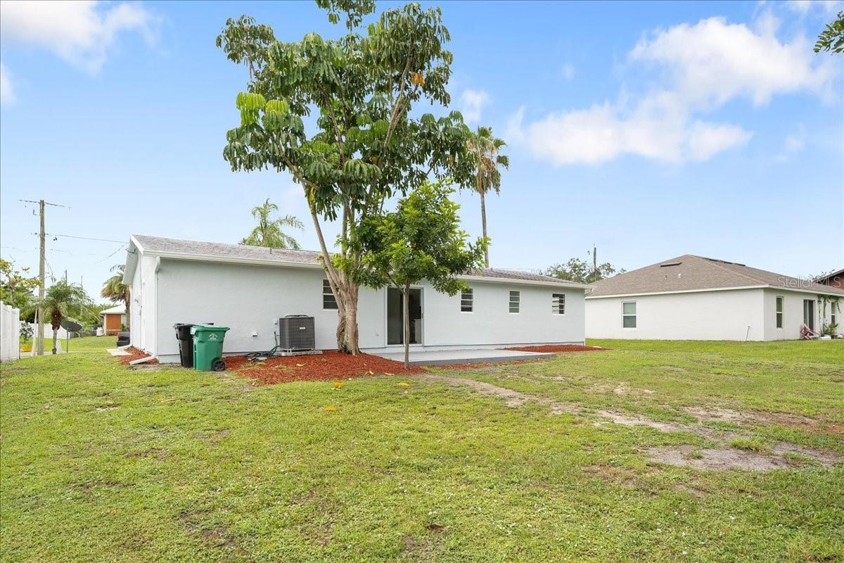 Image 4 of 41 For 711 Northwest Riverside Dr