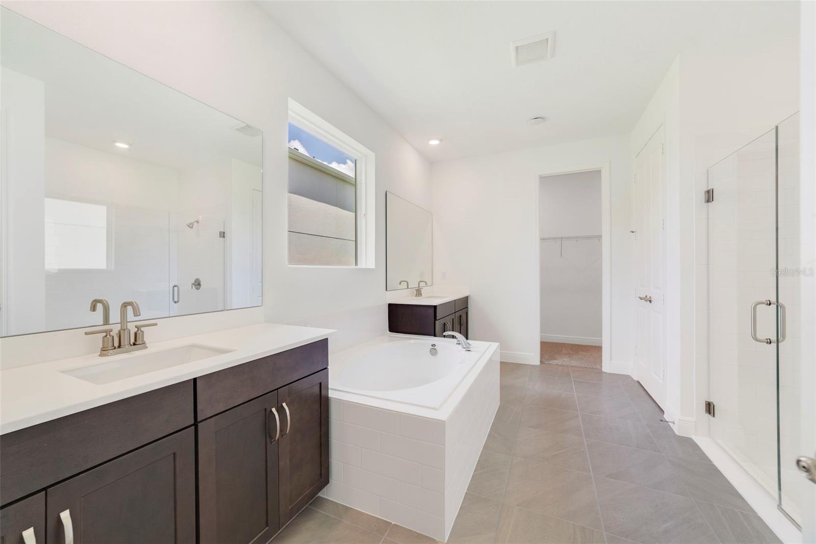 Image 17 of 19 For 3052 Water Clover Court