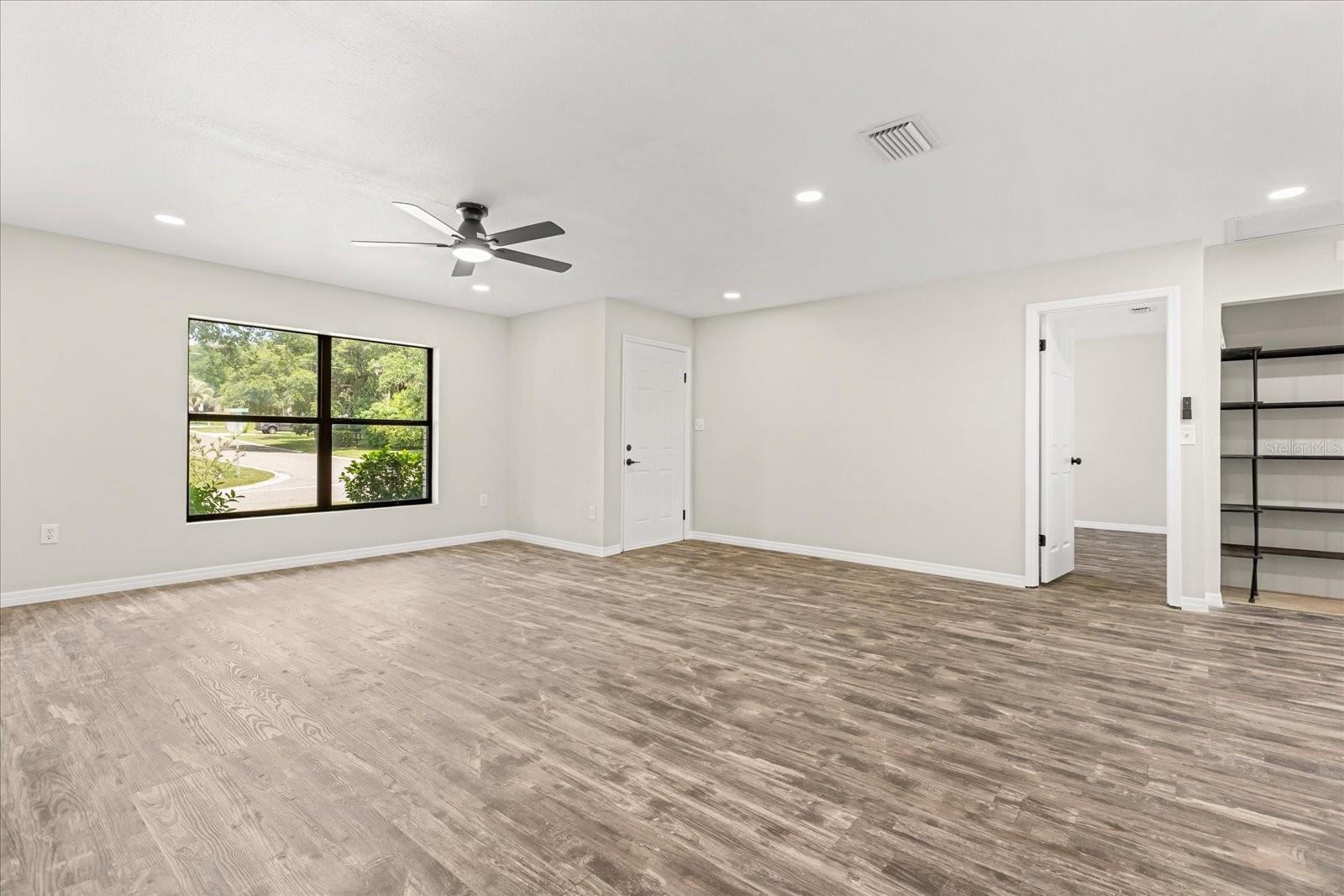 Image 9 of 27 For 575 Lake Mccoy Drive