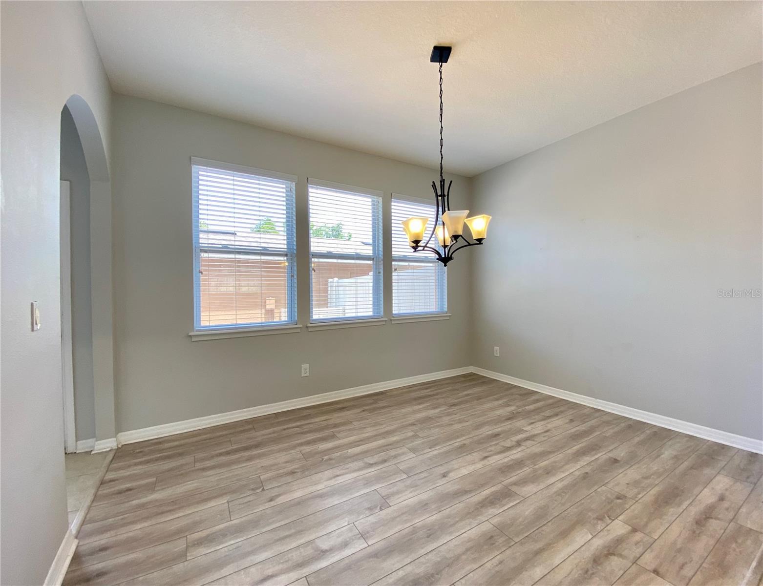Image 4 of 22 For 7620 Sutherton Lane