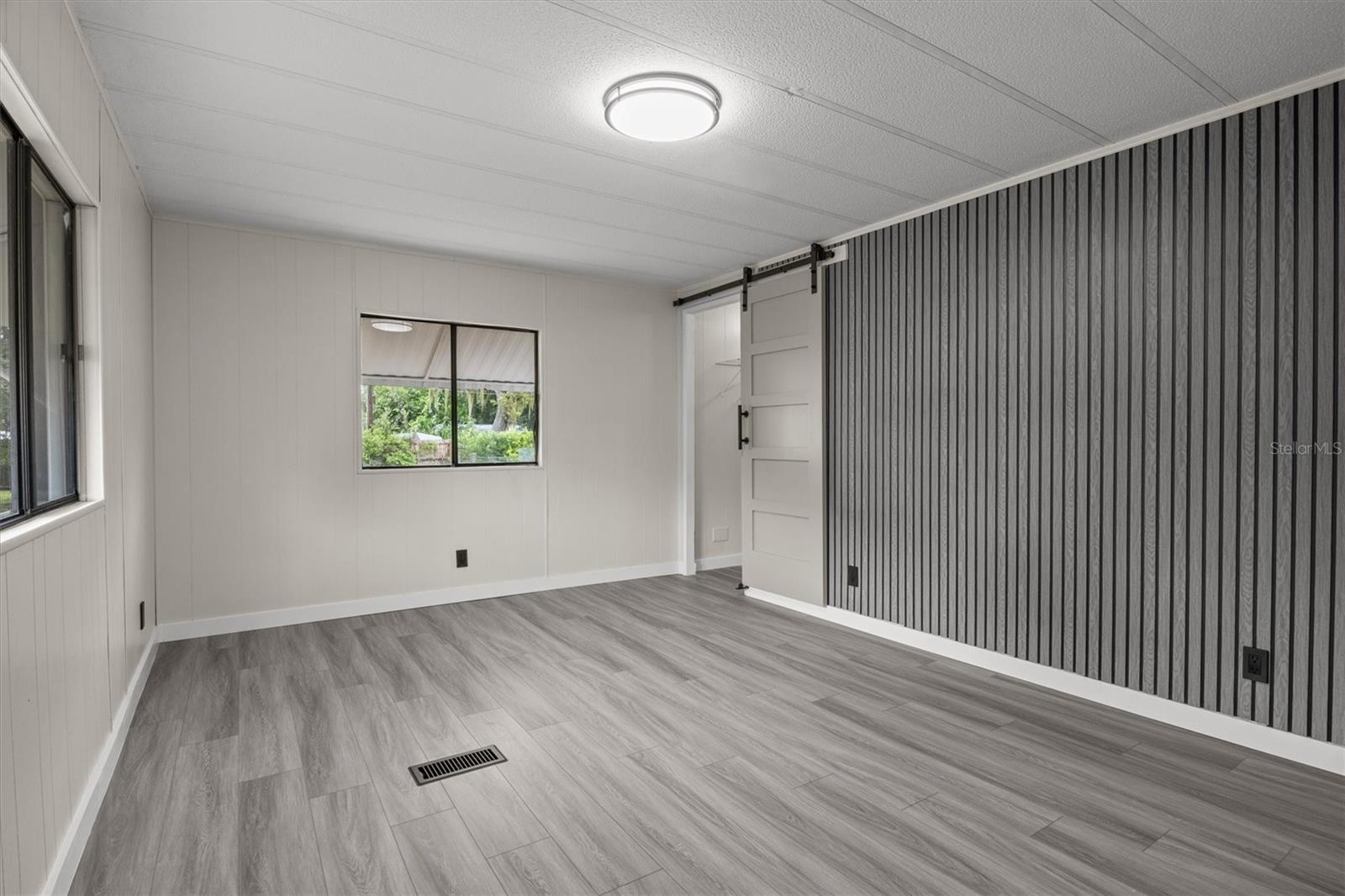 Image 22 of 28 For 403 Clearwater Avenue