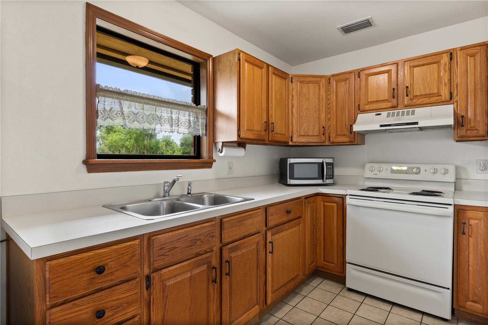 Image 24 of 36 For 1685 Normandy Boulevard