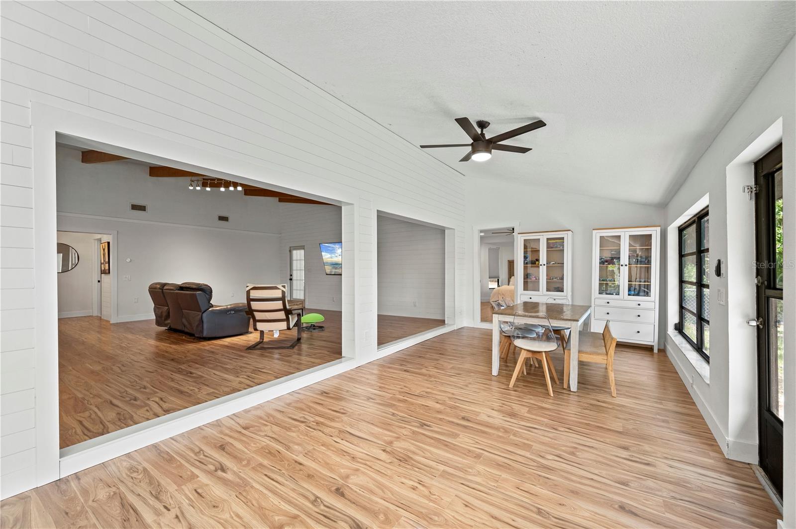 Image 23 of 47 For 5700 Oakview Lane