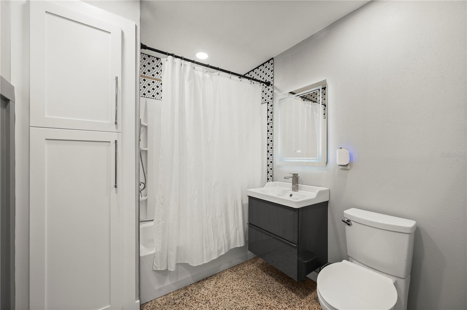 Image 30 of 47 For 5700 Oakview Lane