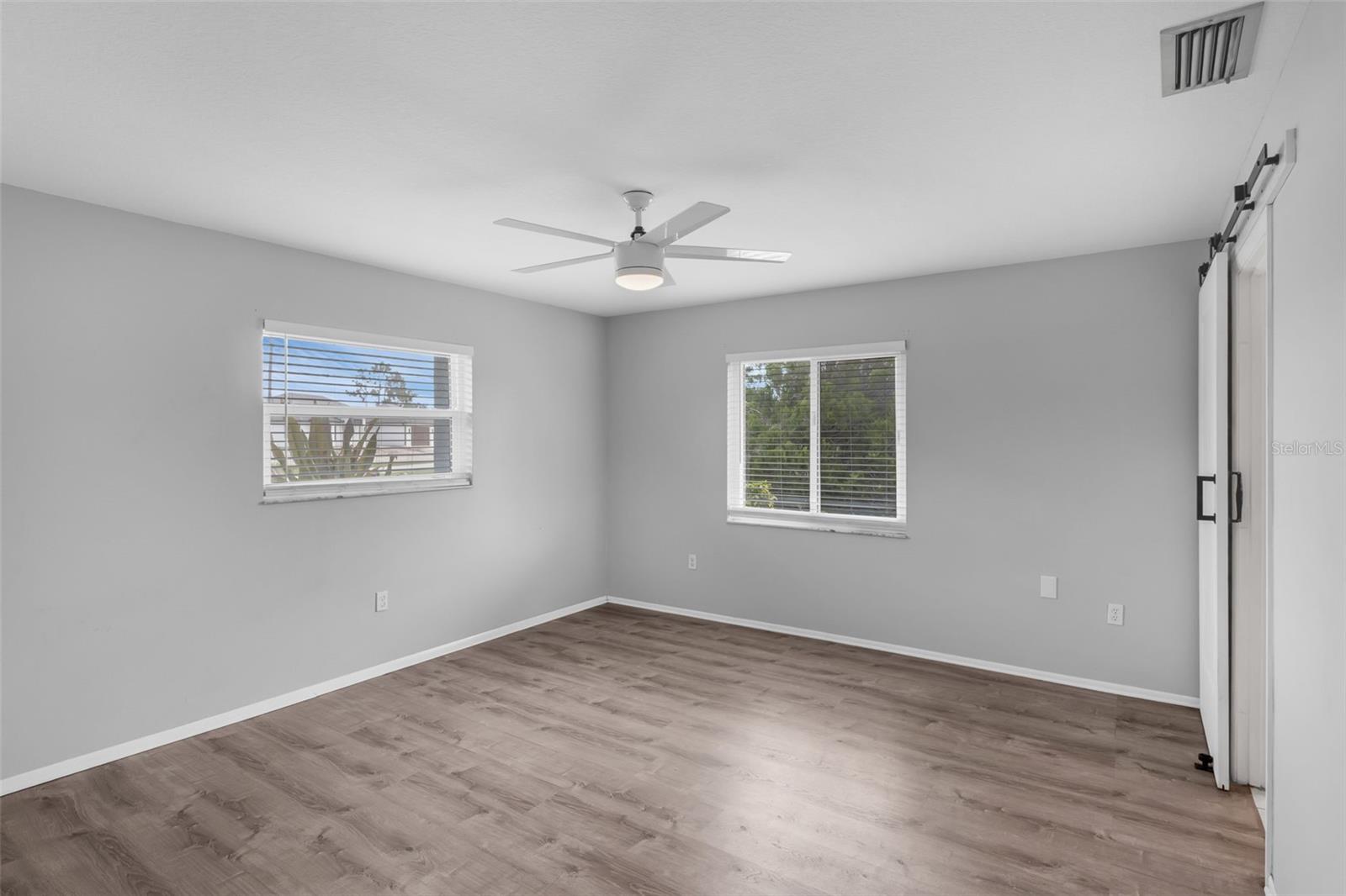 Image 10 of 24 For 9601 Gulfstream Blvd