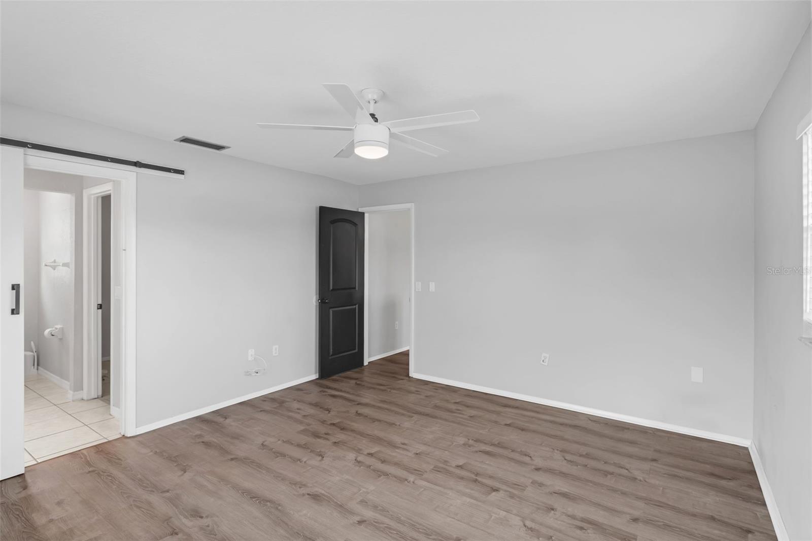 Image 11 of 24 For 9601 Gulfstream Blvd