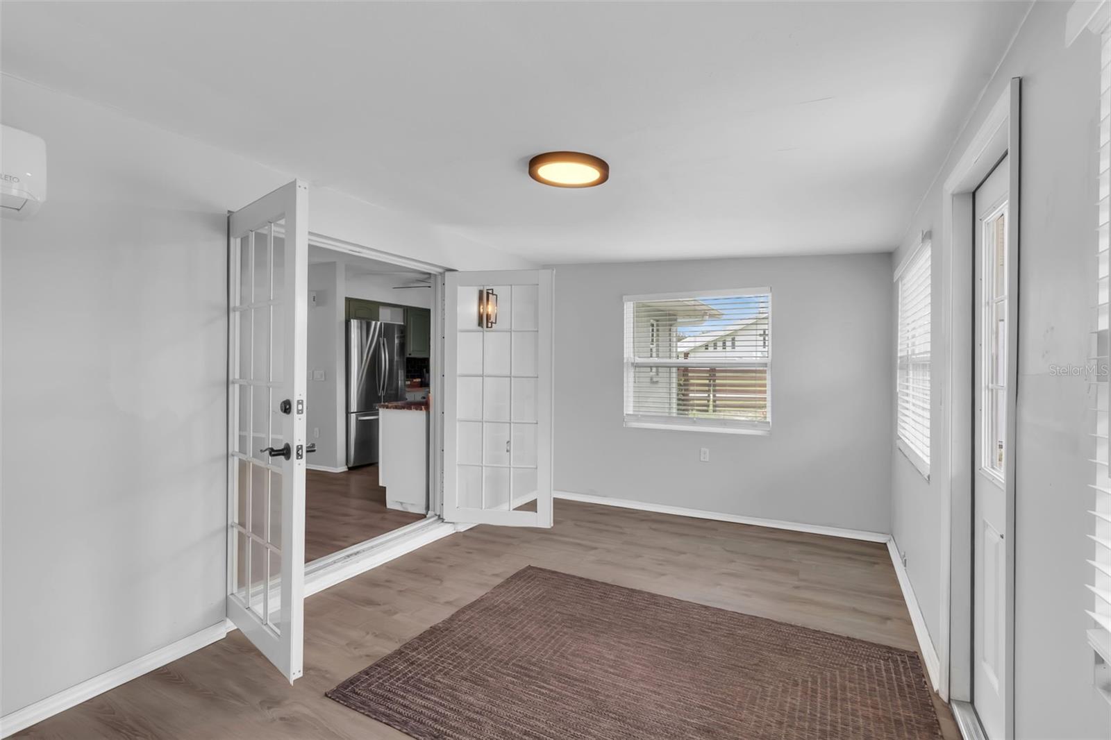 Image 17 of 24 For 9601 Gulfstream Blvd