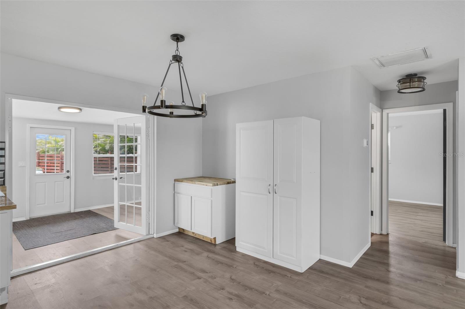 Image 6 of 24 For 9601 Gulfstream Blvd