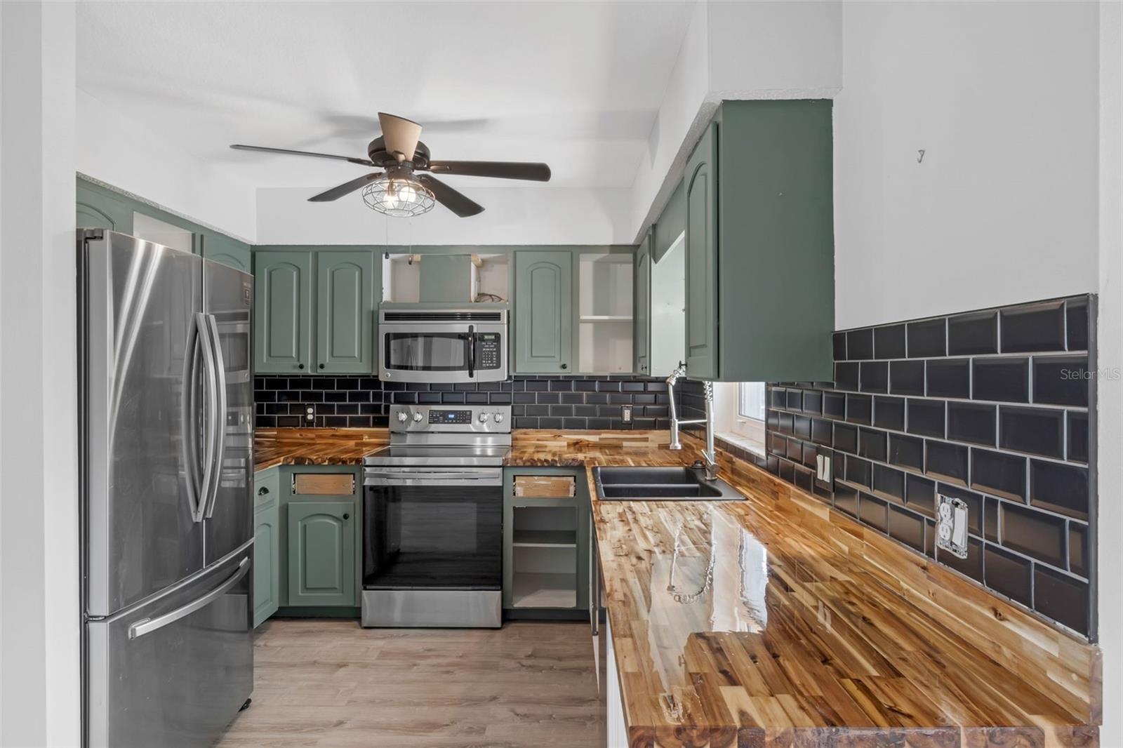 Image 7 of 24 For 9601 Gulfstream Blvd