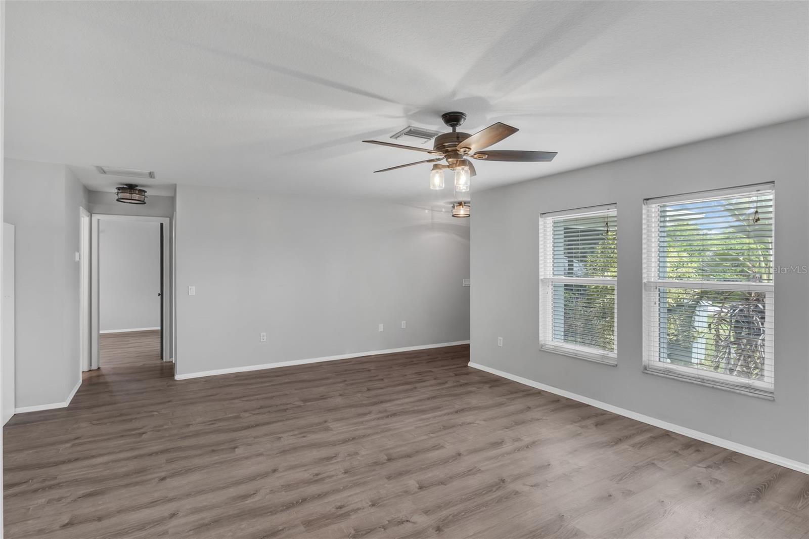 Image 9 of 24 For 9601 Gulfstream Blvd