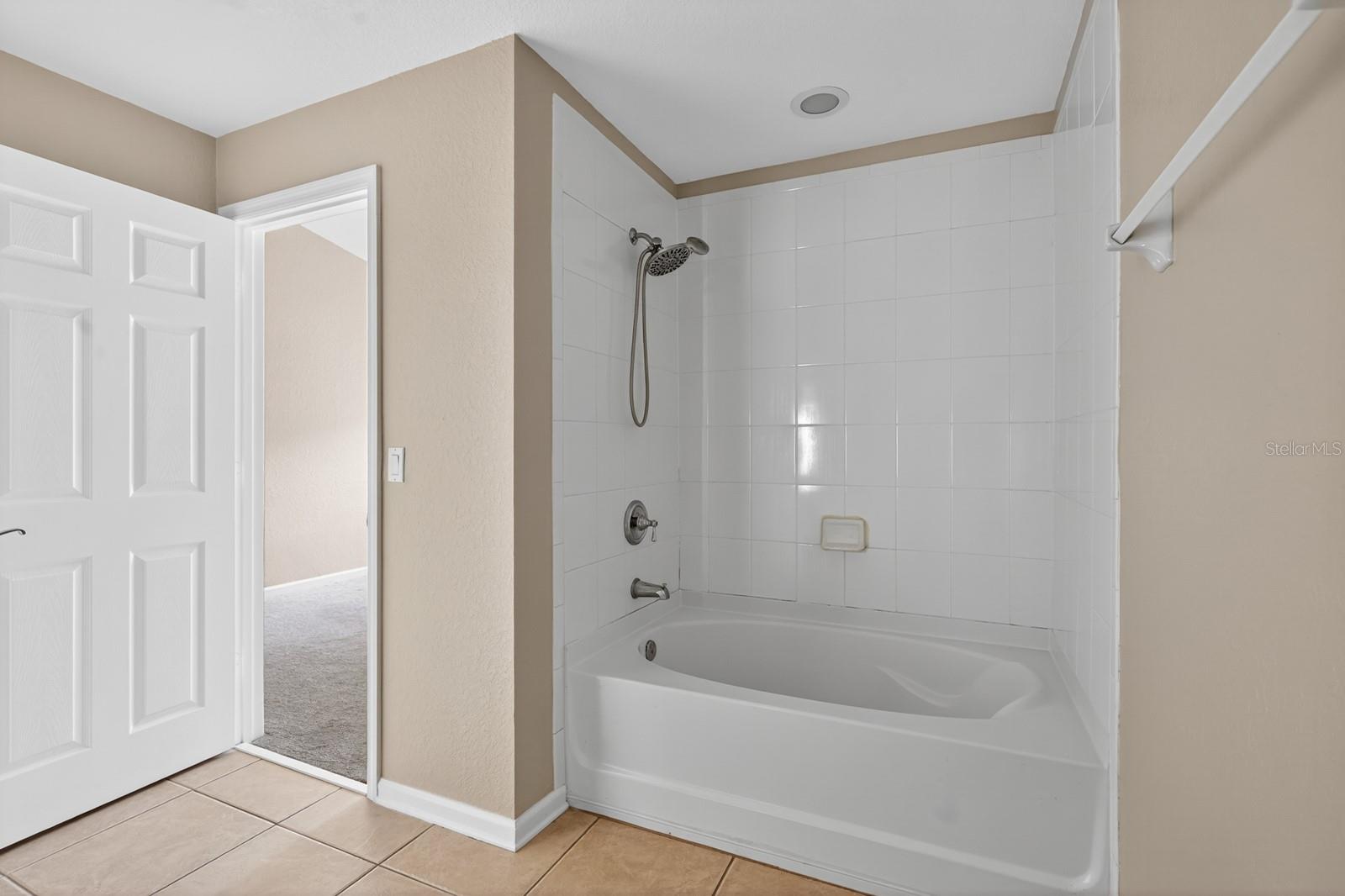 Image 13 of 20 For 7119 Showcase Lane