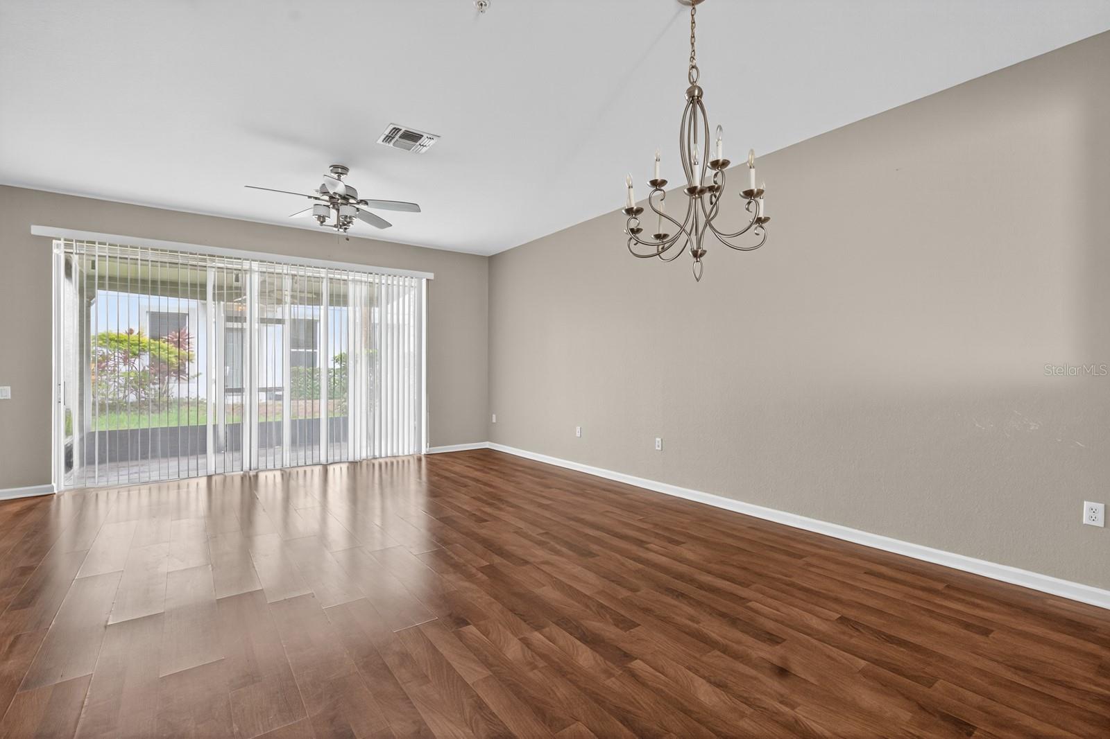 Image 3 of 20 For 7119 Showcase Lane