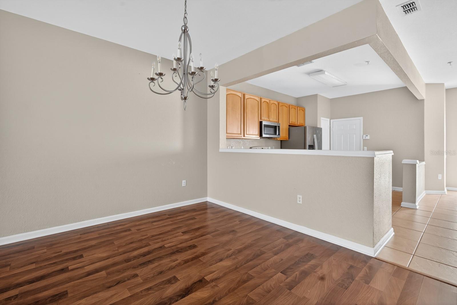 Image 5 of 20 For 7119 Showcase Lane