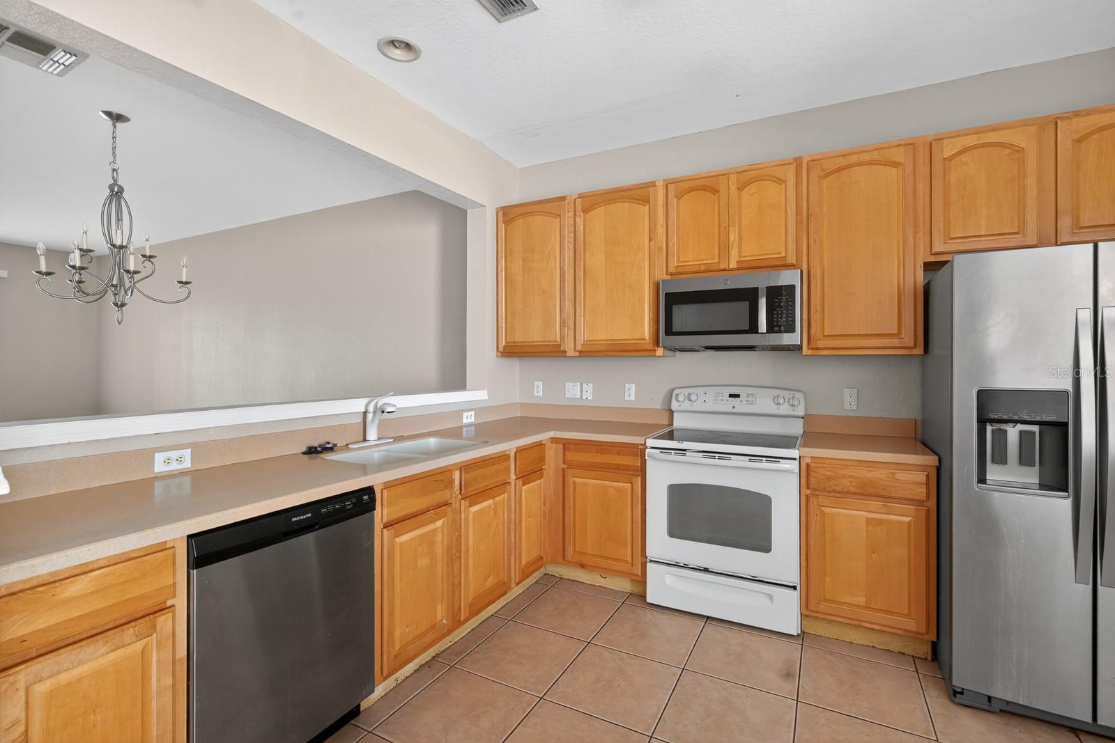 Image 6 of 20 For 7119 Showcase Lane
