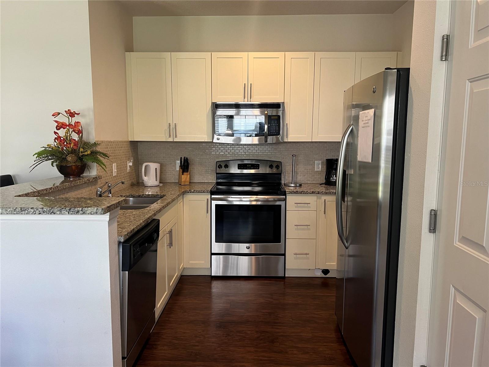 Image 2 of 8 For 2903 Edenshire Way 104