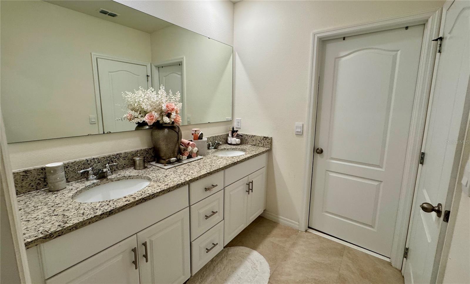 Image 15 of 27 For 1314 Isleta Loop
