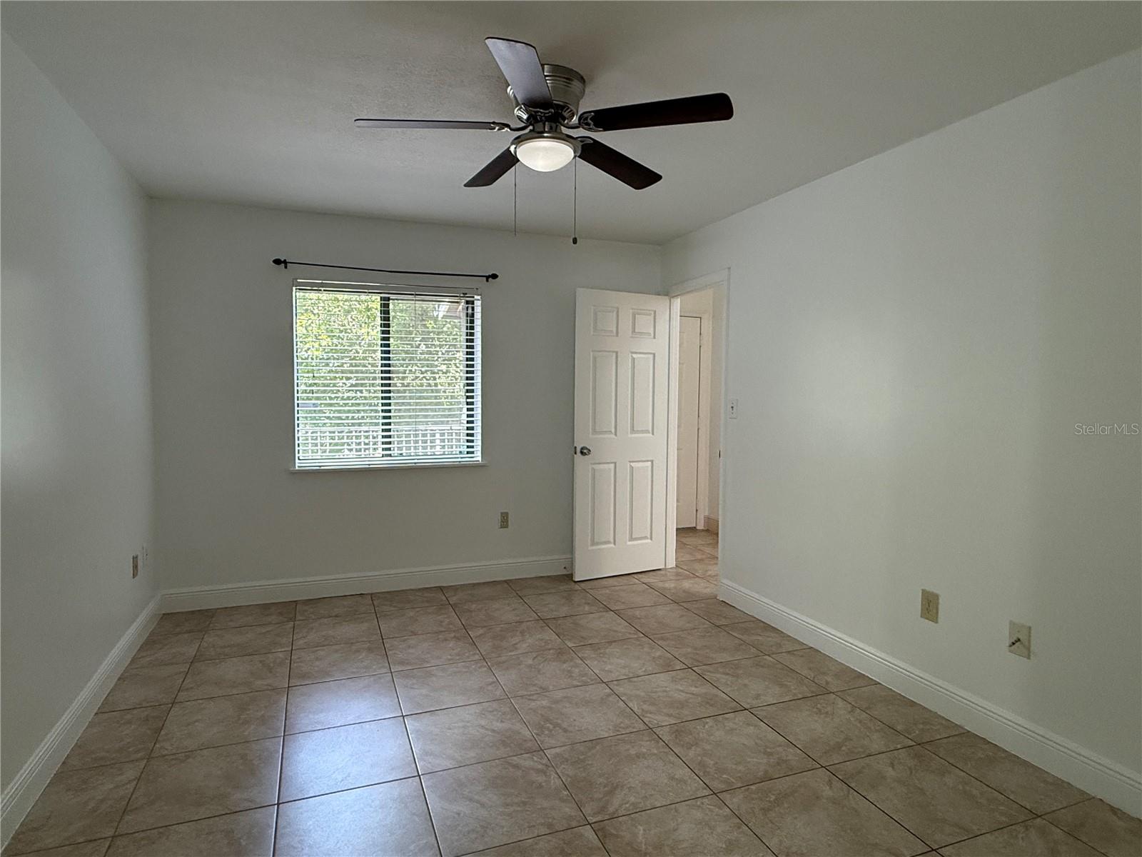 Image 12 of 27 For 238 Riverbend Drive 105