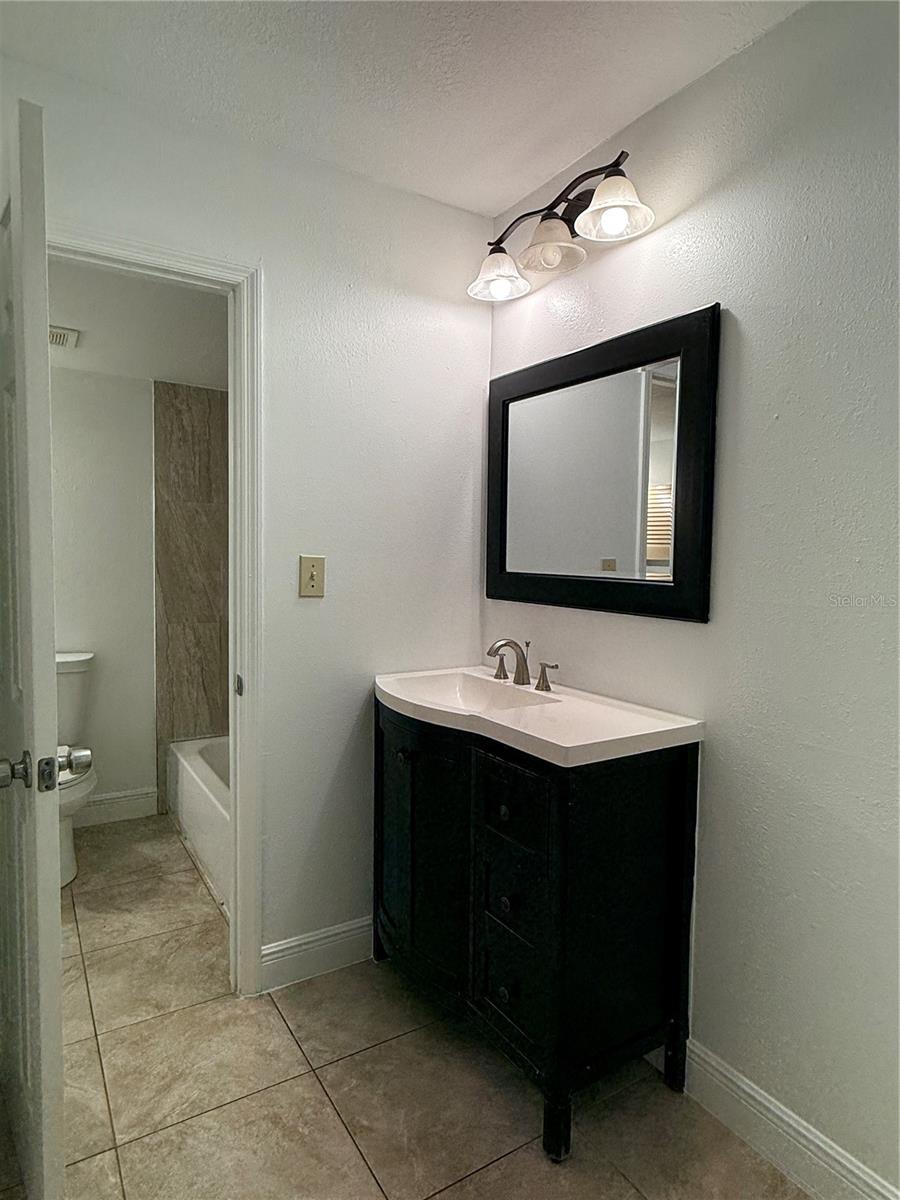 Image 14 of 27 For 238 Riverbend Drive 105