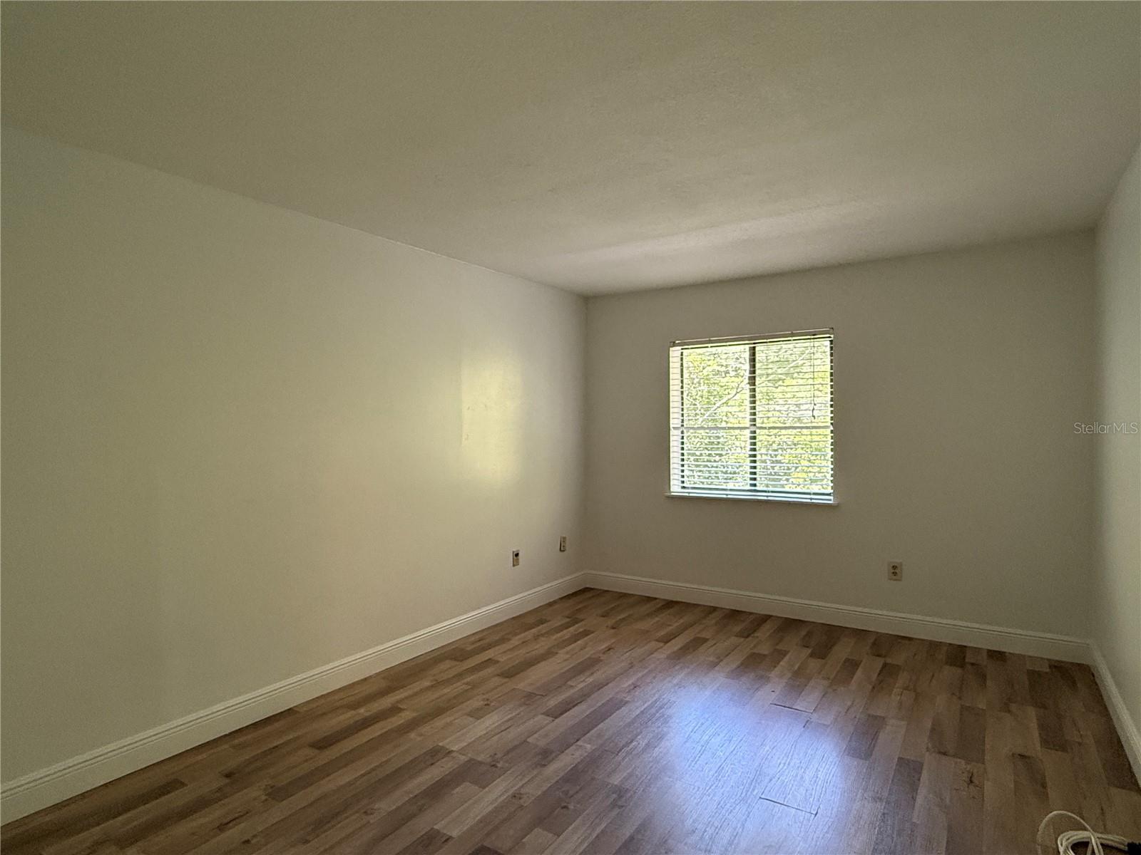 Image 18 of 27 For 238 Riverbend Drive 105