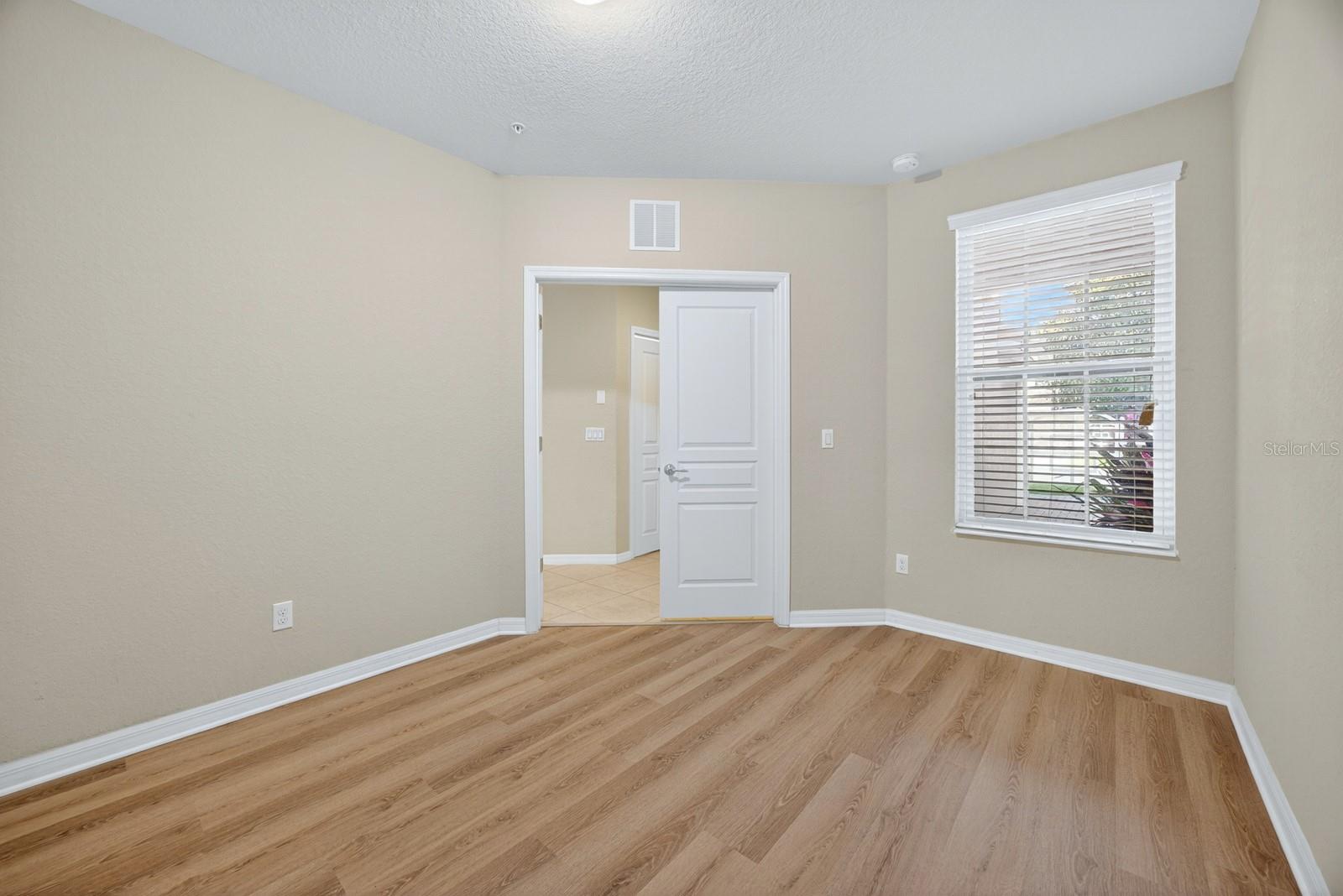 Image 21 of 41 For 8356 Bella Tierra Court