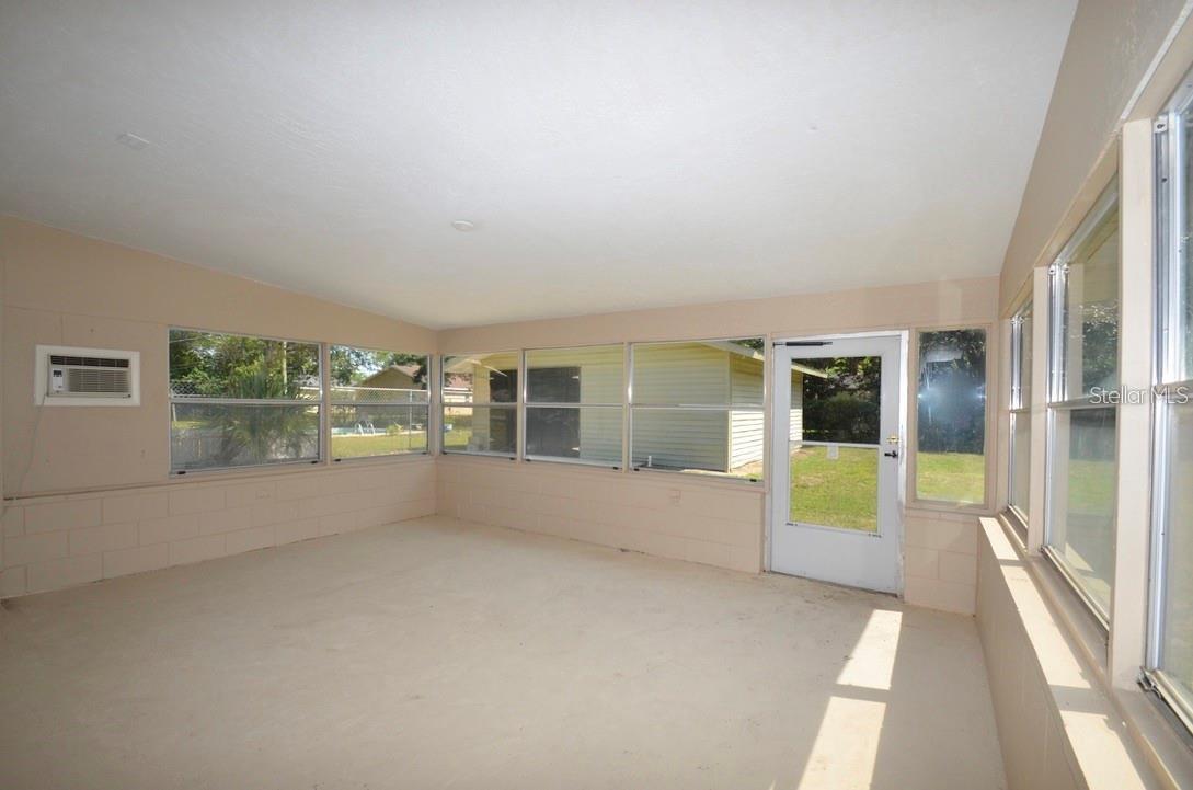 Image 18 of 26 For 615 Sarita Street