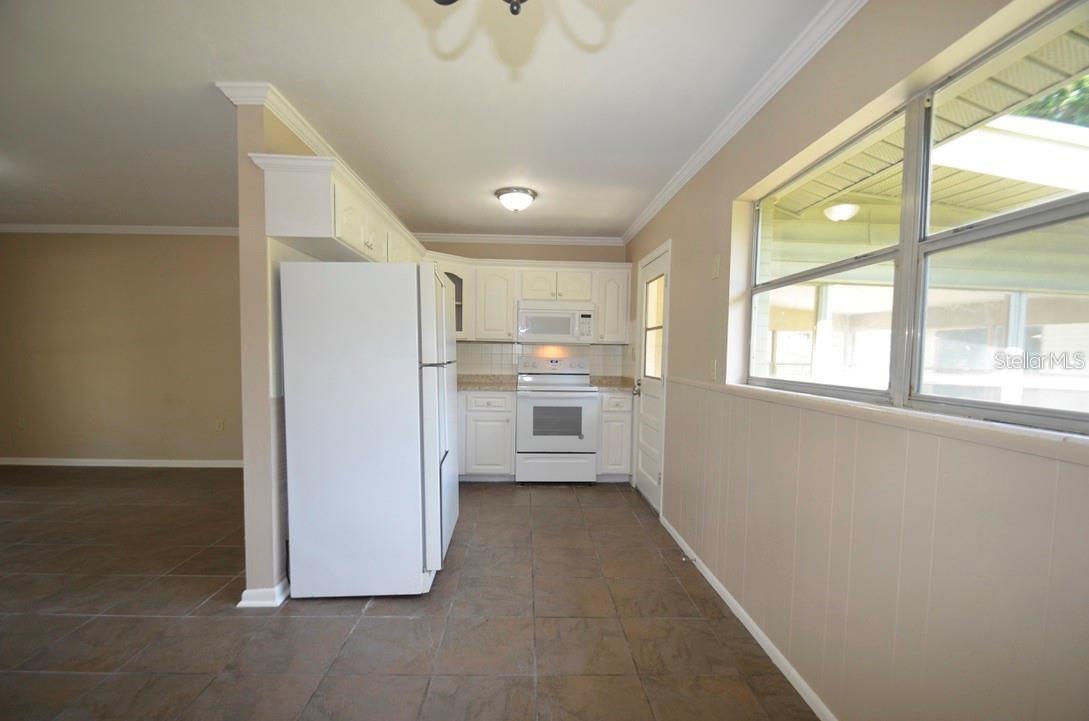 Image 9 of 26 For 615 Sarita Street