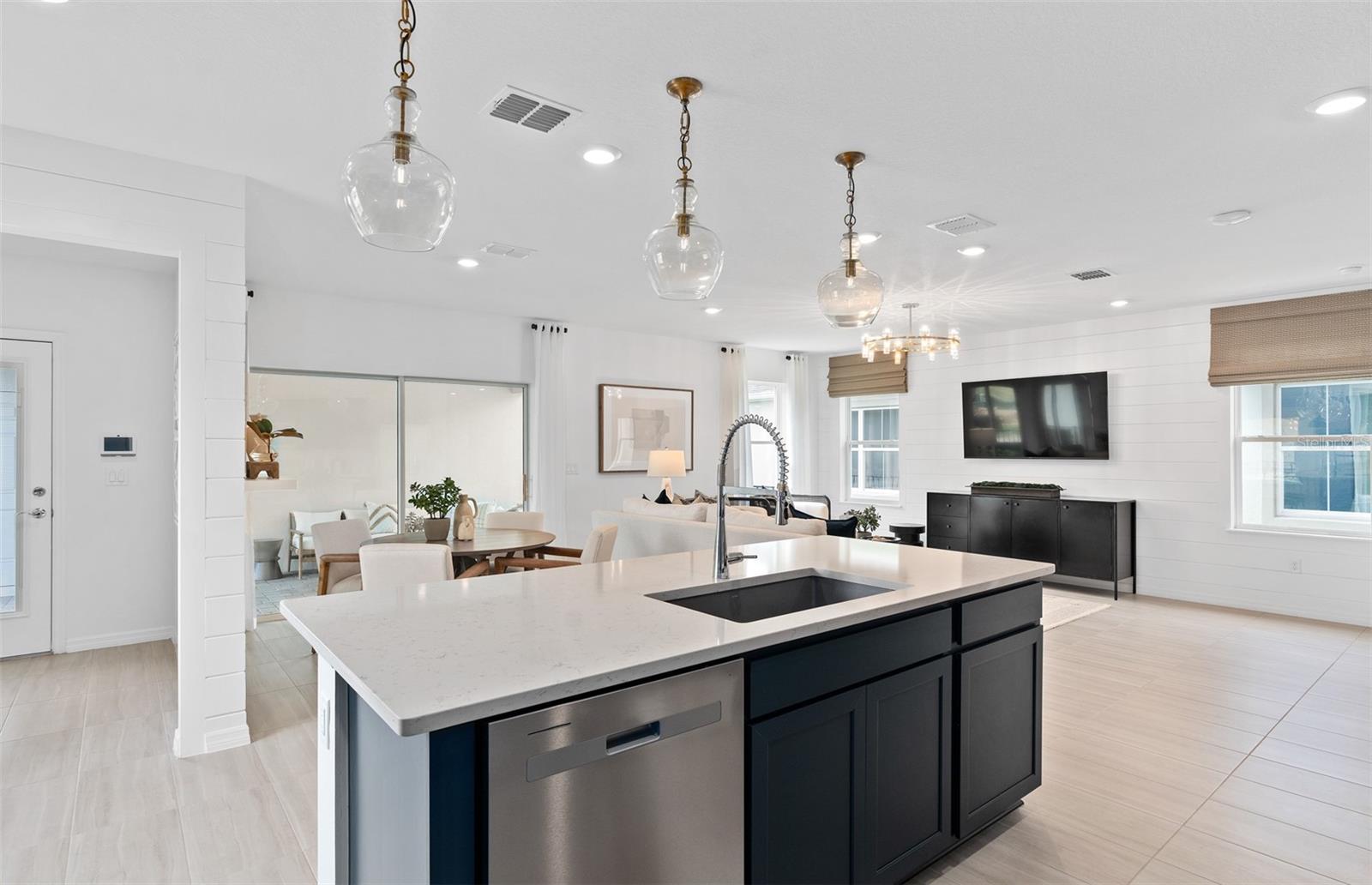 Image 13 of 37 For 6903 Copperwood Avenue