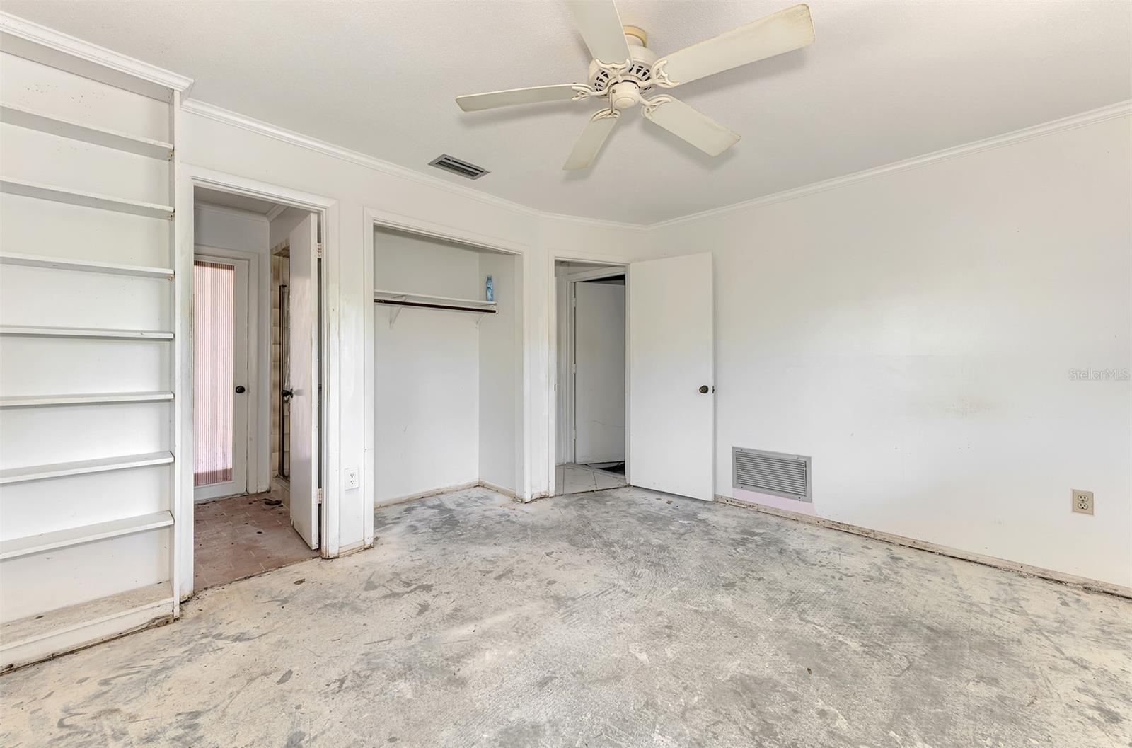 Image 12 of 24 For 568 Venice Lane