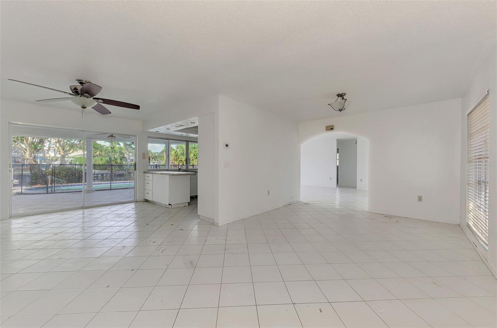 Image 7 of 24 For 568 Venice Lane